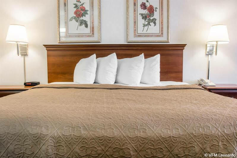 Quality Inn Hudsonville South Zewnętrze zdjęcie